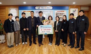 Jangheung Mushroom Industry Research Institute donates proceeds from the demonstration sale of shiitake mushroom bread.